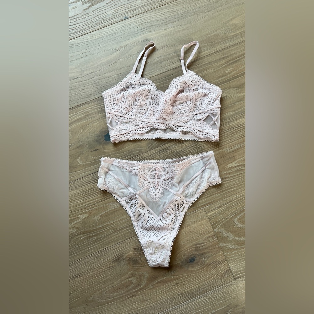 Victoria's Secret Lace Bralette and Panty Set - blush pink
